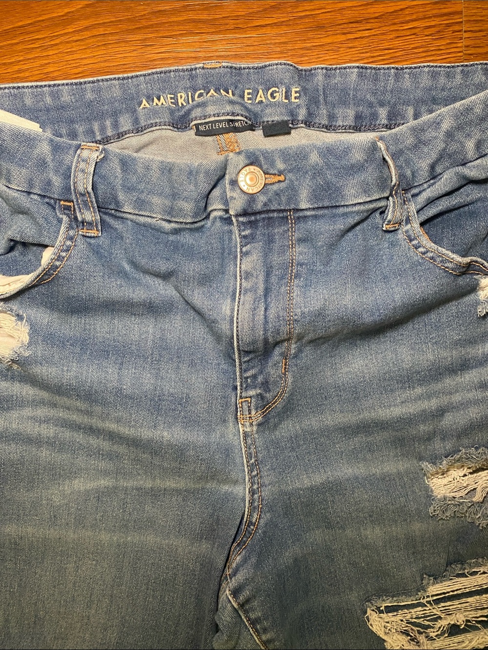 American Eagle Outfitters Women's Medium Blue High-Rise Distressed Jeans